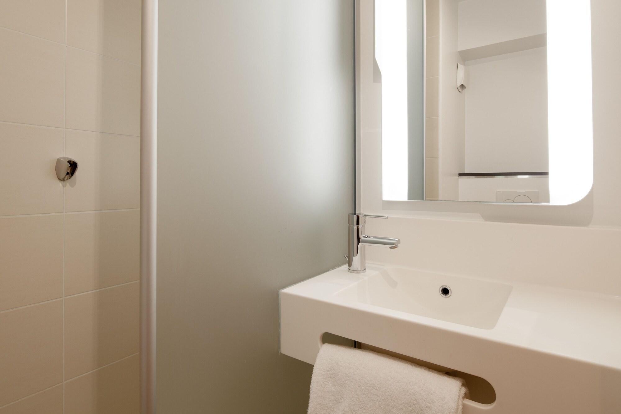 B&B Hotel Cergy Saint Christophe Екстер'єр фото